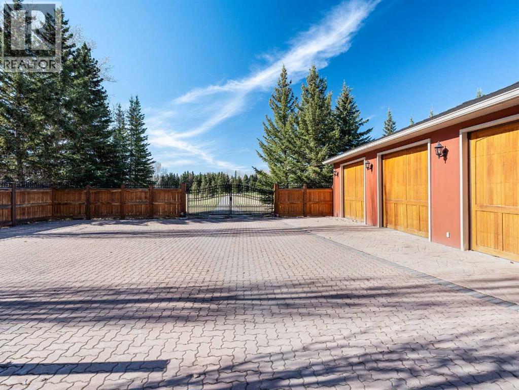 225 Huggard Road, Rural Rocky View County, Alberta  T3Z 2C2 - Photo 2 - A2274287