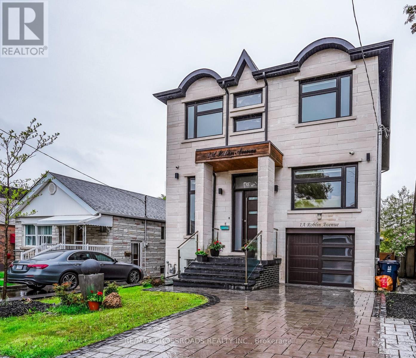 1A ROBLIN AVENUE, Toronto, Ontario