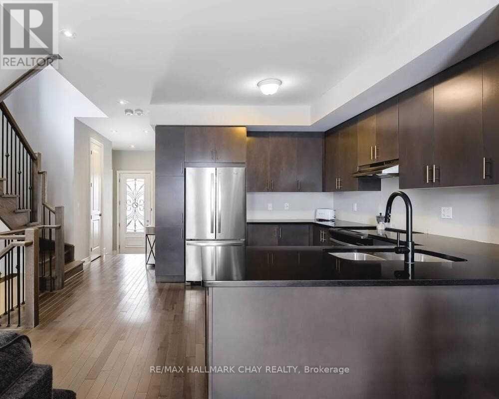 162 Walker Boulevard, New Tecumseth, Ontario  L9R 0R3 - Photo 8 - N12607920