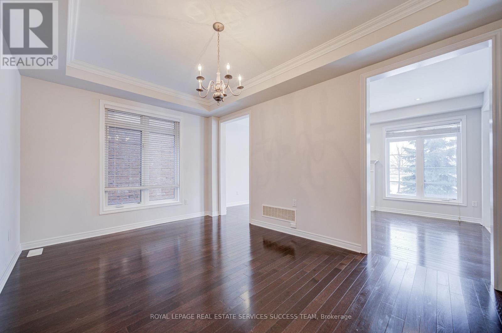 81 Kaitting Trail, Oakville, Ontario L6M 0T6 - Photo 14 - W12603312