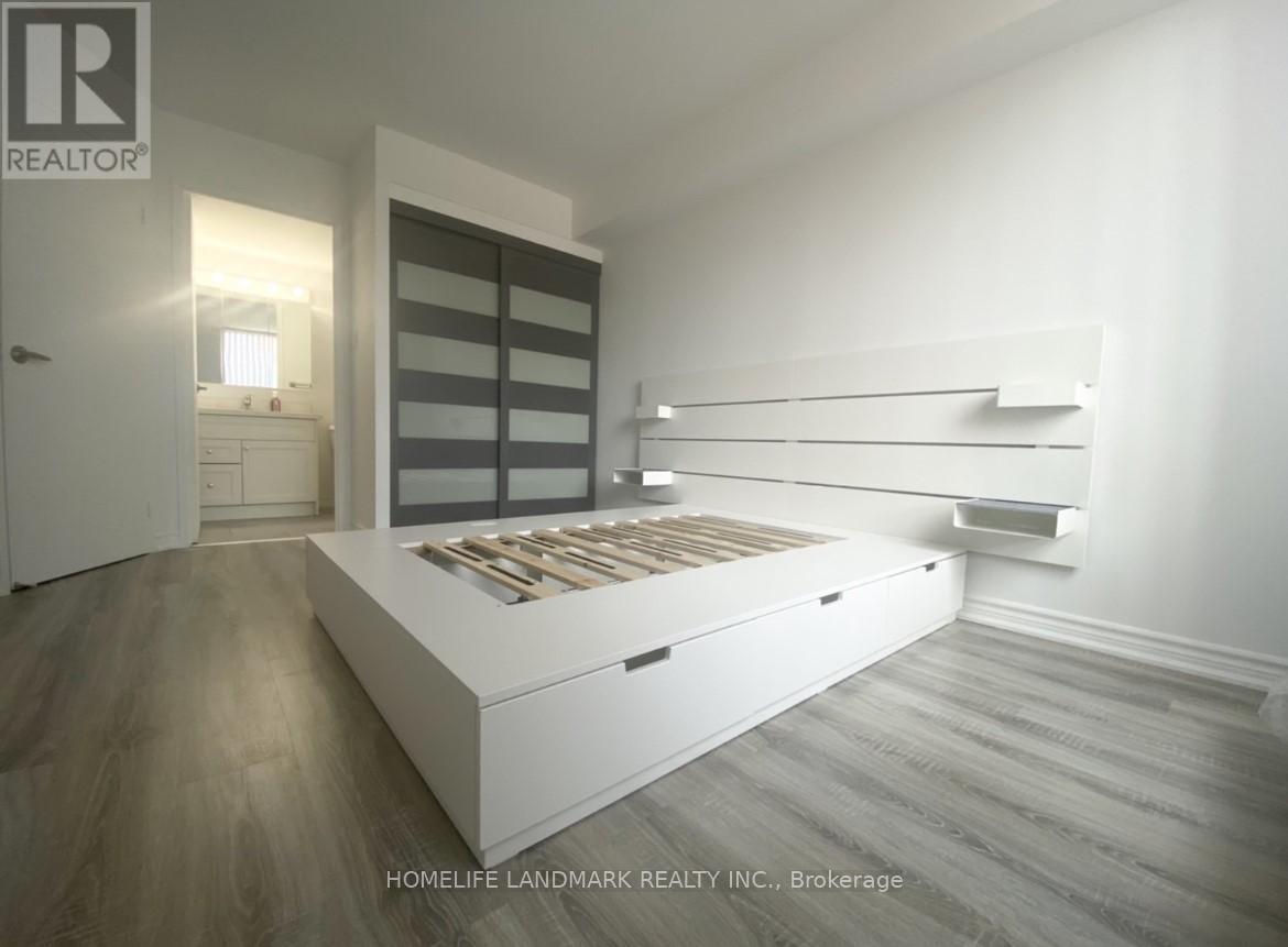 2413 - 633 Bay Street, Toronto, Ontario  M5G 2G4 - Photo 7 - C12601516