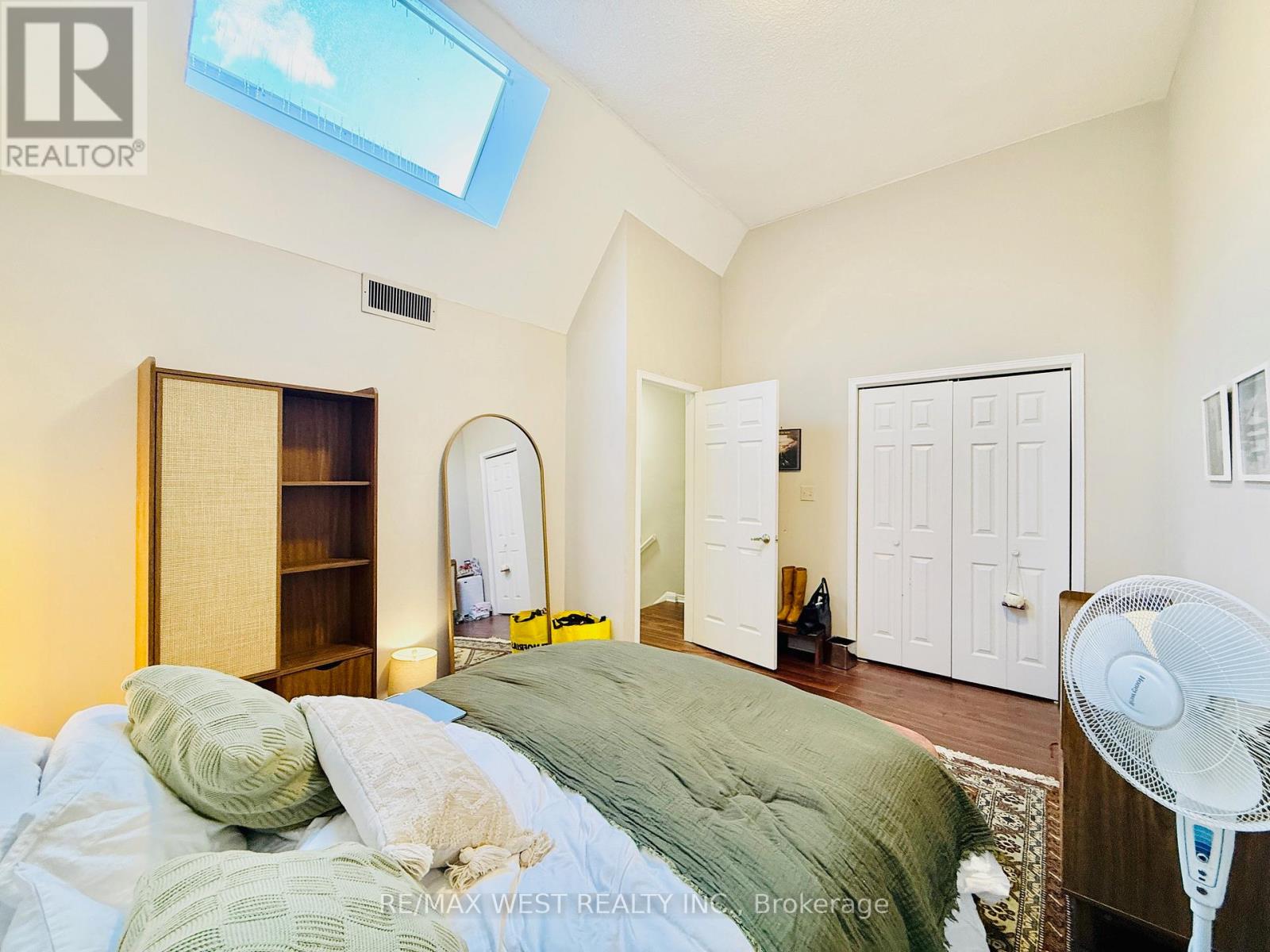 A - 536 College Street, Toronto, Ontario  M6G 1A6 - Photo 10 - C12607930