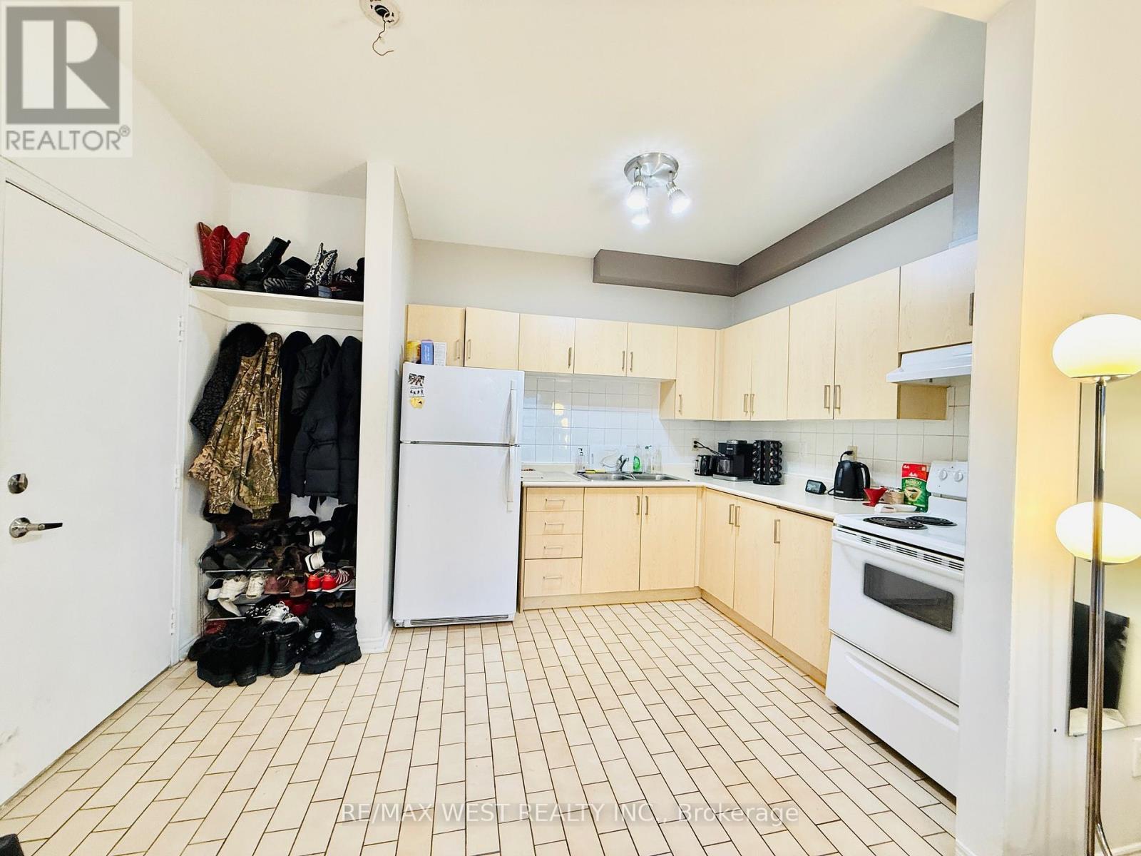 A - 536 College Street, Toronto, Ontario  M6G 1A6 - Photo 3 - C12607930