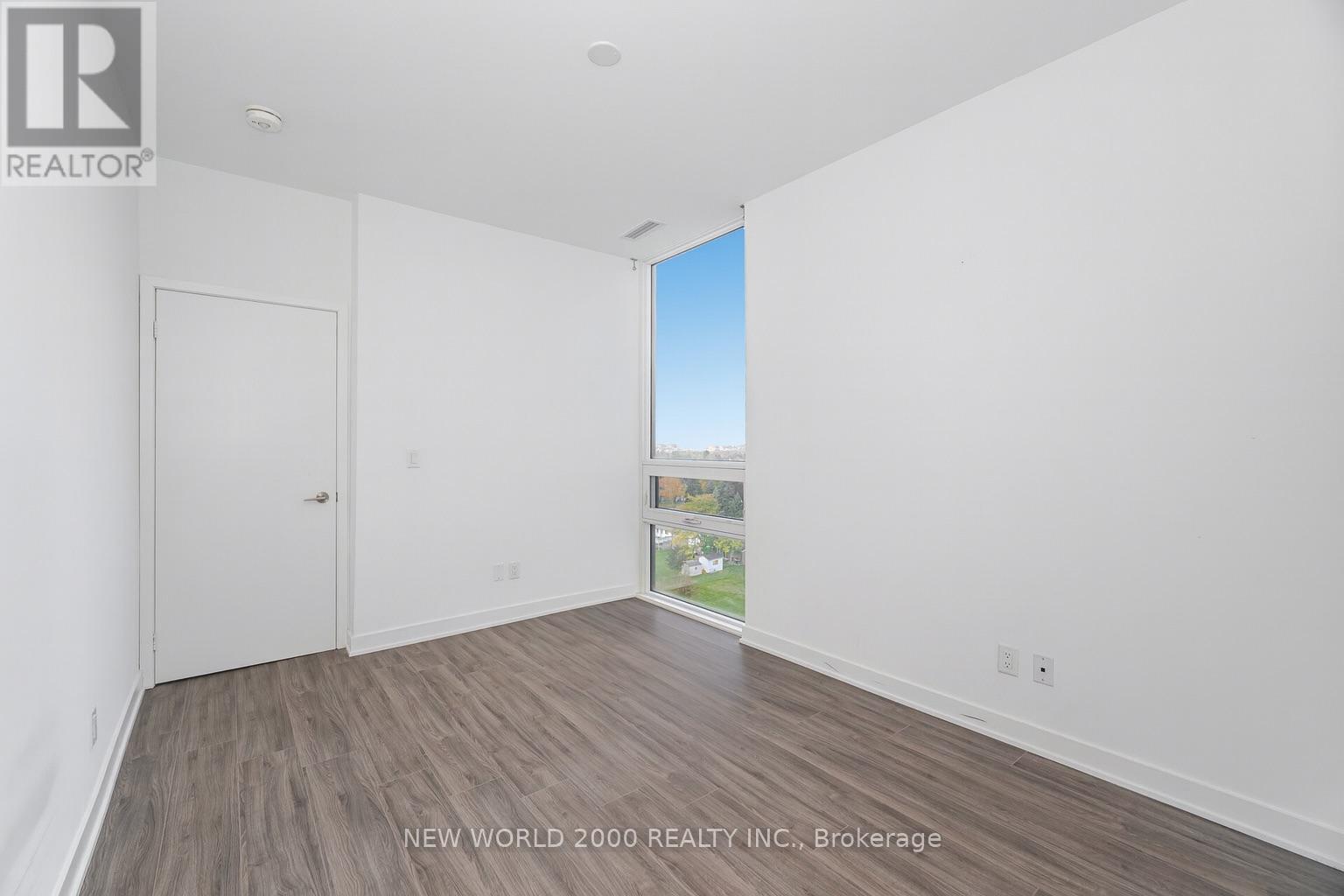 Ph720 - 681 Yonge Street, Barrie, Ontario  L9J 0K1 - Photo 11 - S12607926