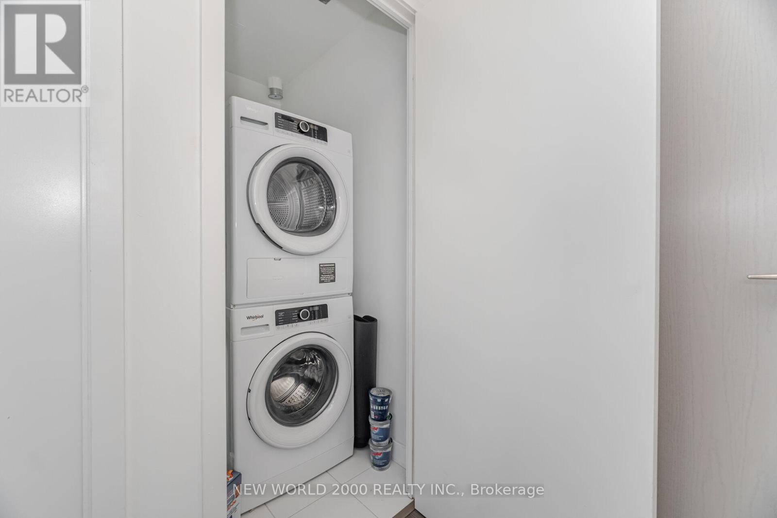 Ph720 - 681 Yonge Street, Barrie, Ontario  L9J 0K1 - Photo 13 - S12607926