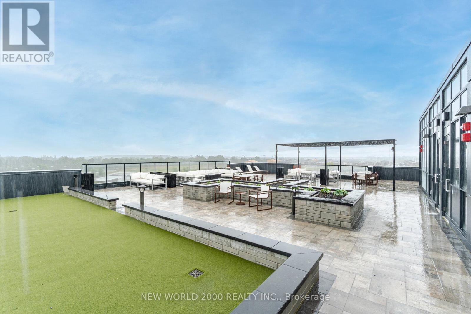 Ph720 - 681 Yonge Street, Barrie, Ontario  L9J 0K1 - Photo 17 - S12607926