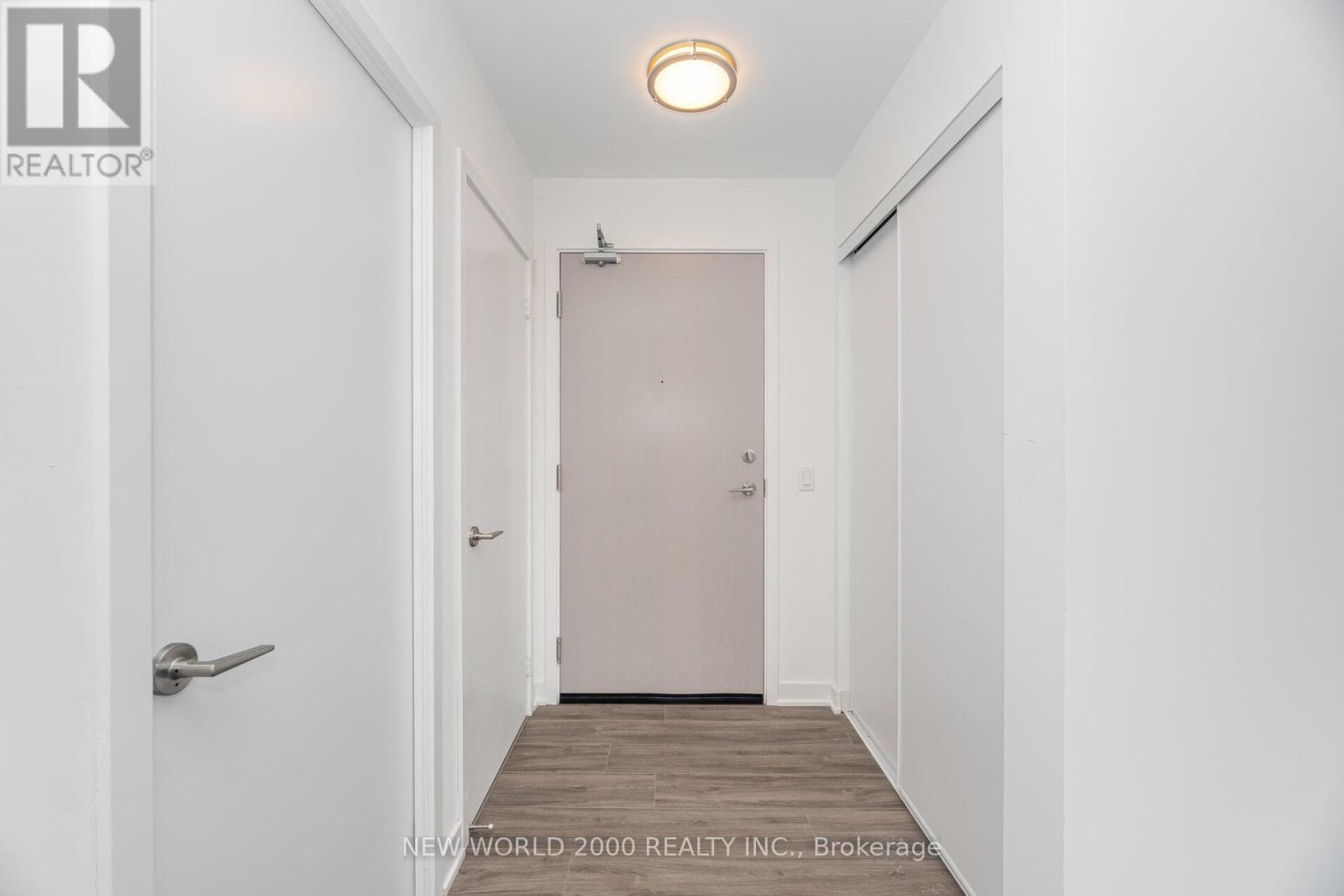 Ph720 - 681 Yonge Street, Barrie, Ontario  L9J 0K1 - Photo 6 - S12607926