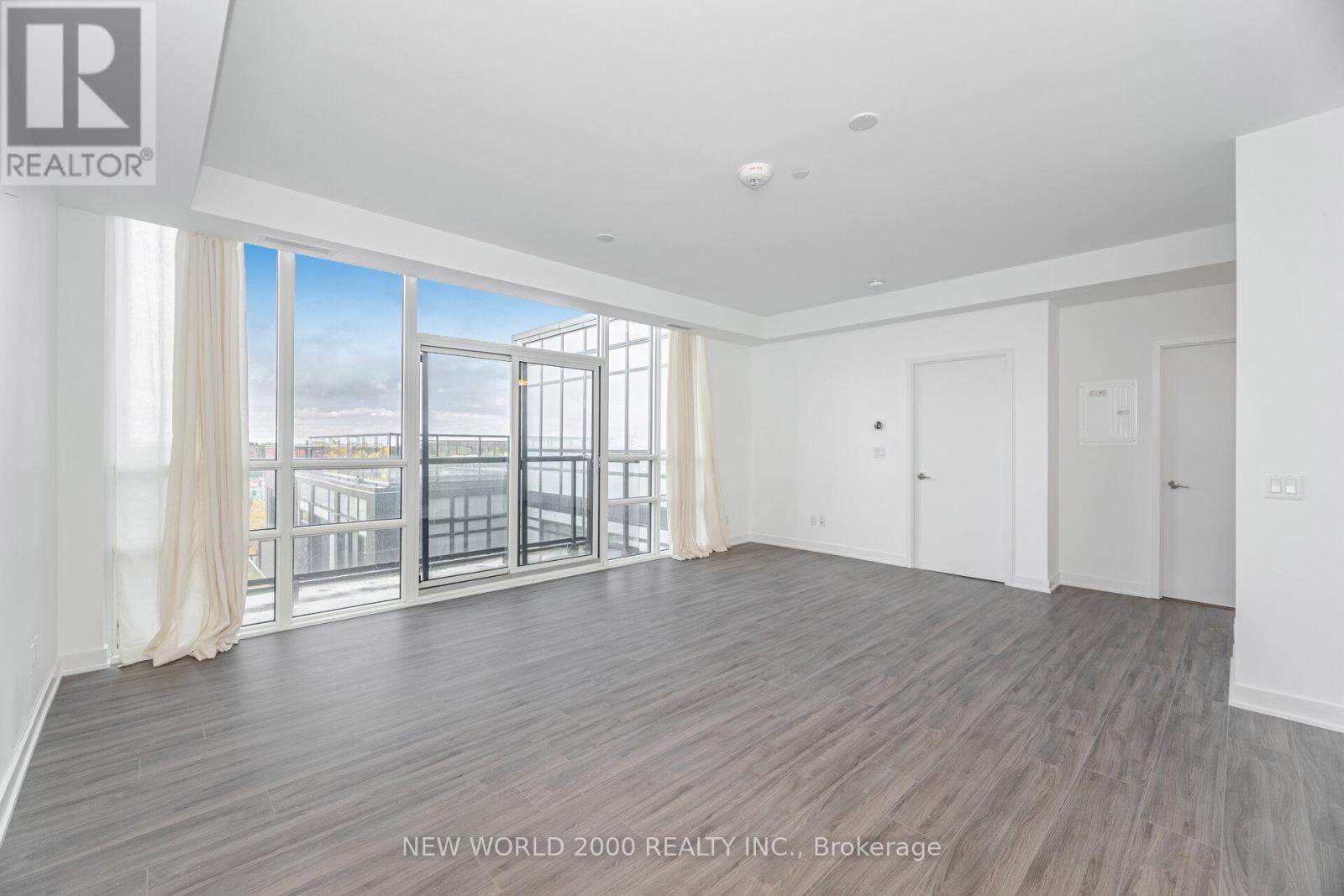 Ph720 - 681 Yonge Street, Barrie, Ontario  L9J 0K1 - Photo 9 - S12607926