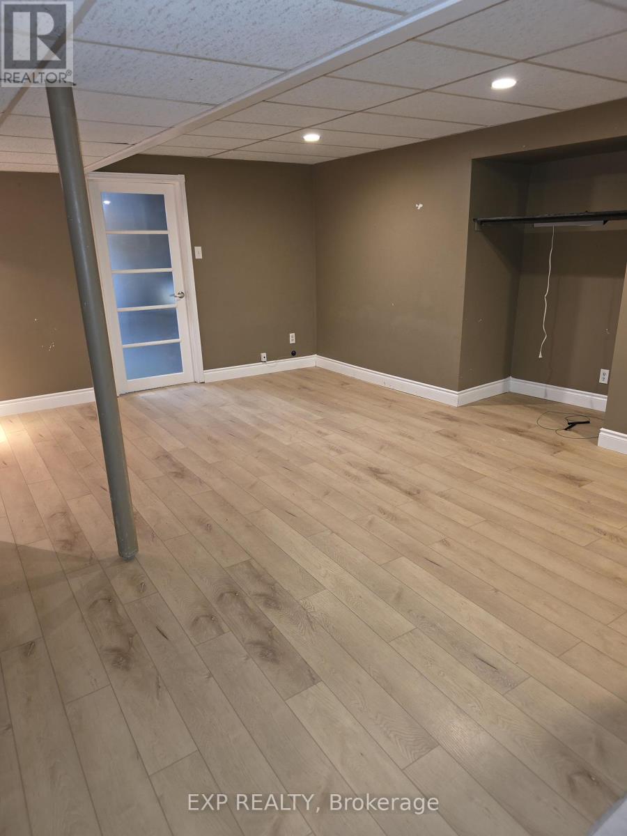 1296 VALERIE CRESCENT W, Oakville, Ontario