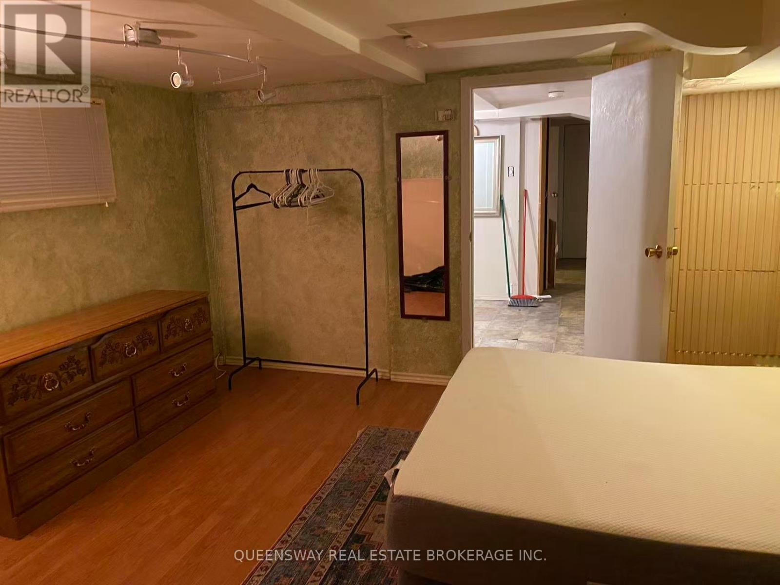 BSMT - 836 SAMMON AVENUE, Toronto, Ontario