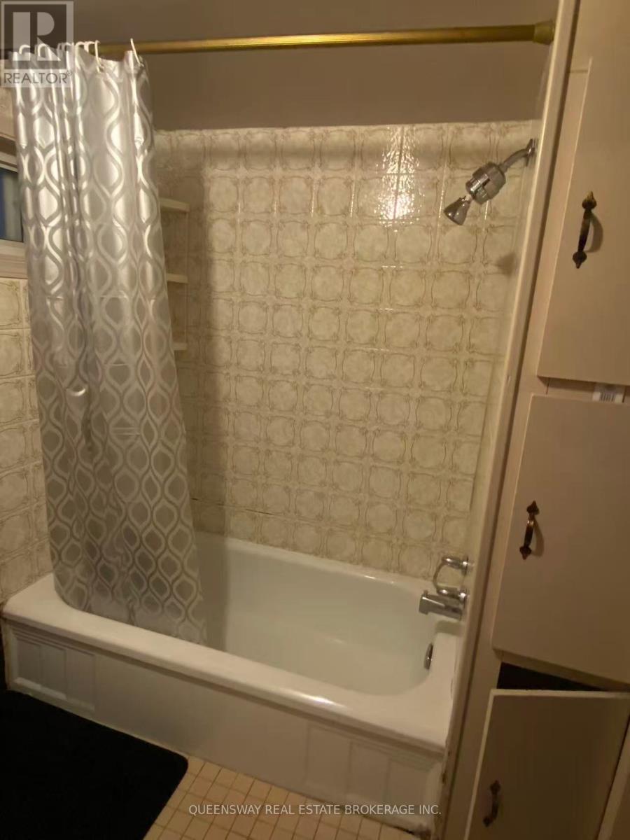 Bsmt - 836 Sammon Avenue, Toronto, Ontario M4C 2E8 - Photo 4 - E12607934