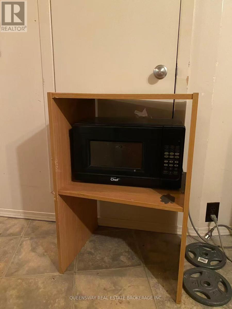 Bsmt - 836 Sammon Avenue, Toronto, Ontario M4C 2E8 - Photo 9 - E12607934