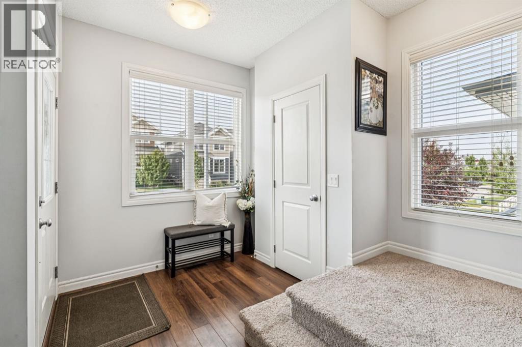 91 River Heights Green, Cochrane, Alberta  T4C 0Y4 - Photo 4 - A2270288