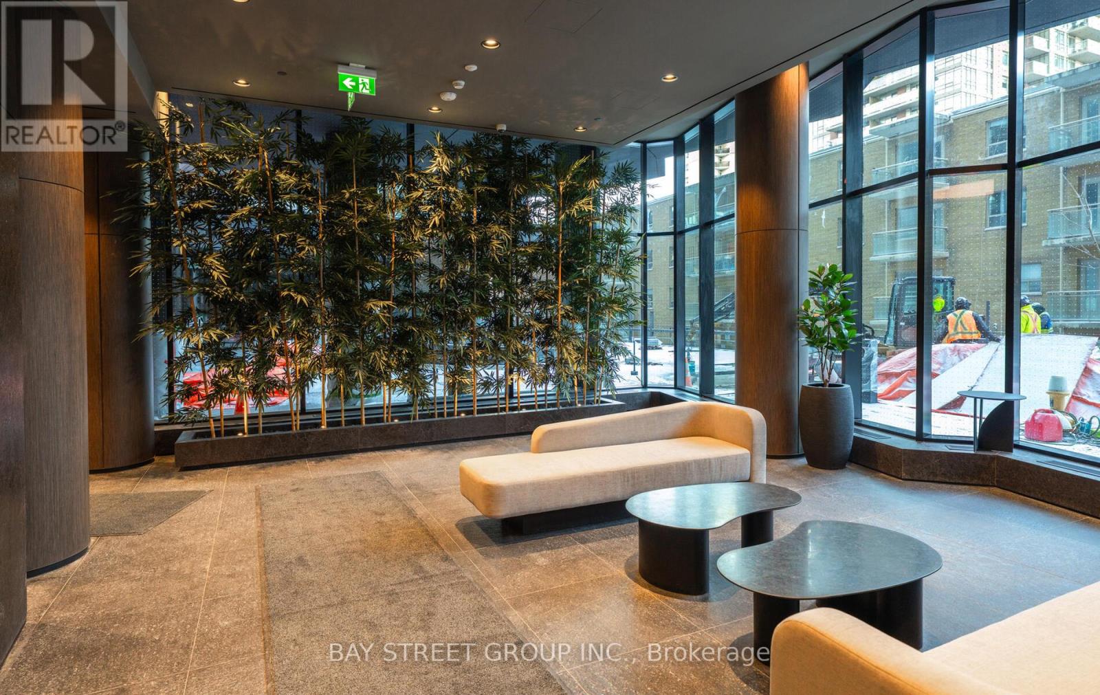 1811 - 110 Broadway Avenue, Toronto, Ontario M4P 1V7 - Photo 2 - C12607936