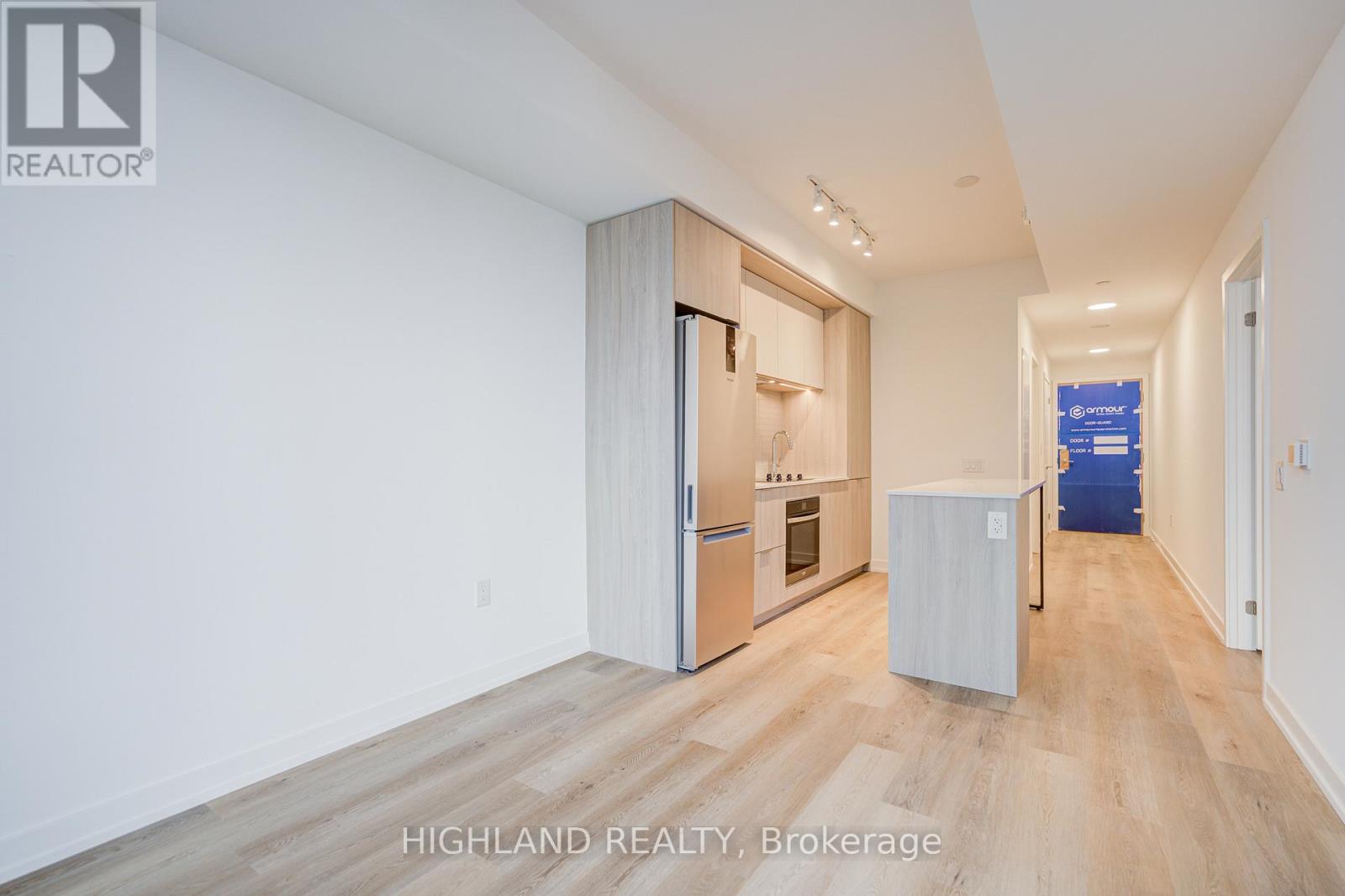 2111 - 395 Square One Drive, Mississauga, Ontario  L5B 0P6 - Photo 13 - W12570534