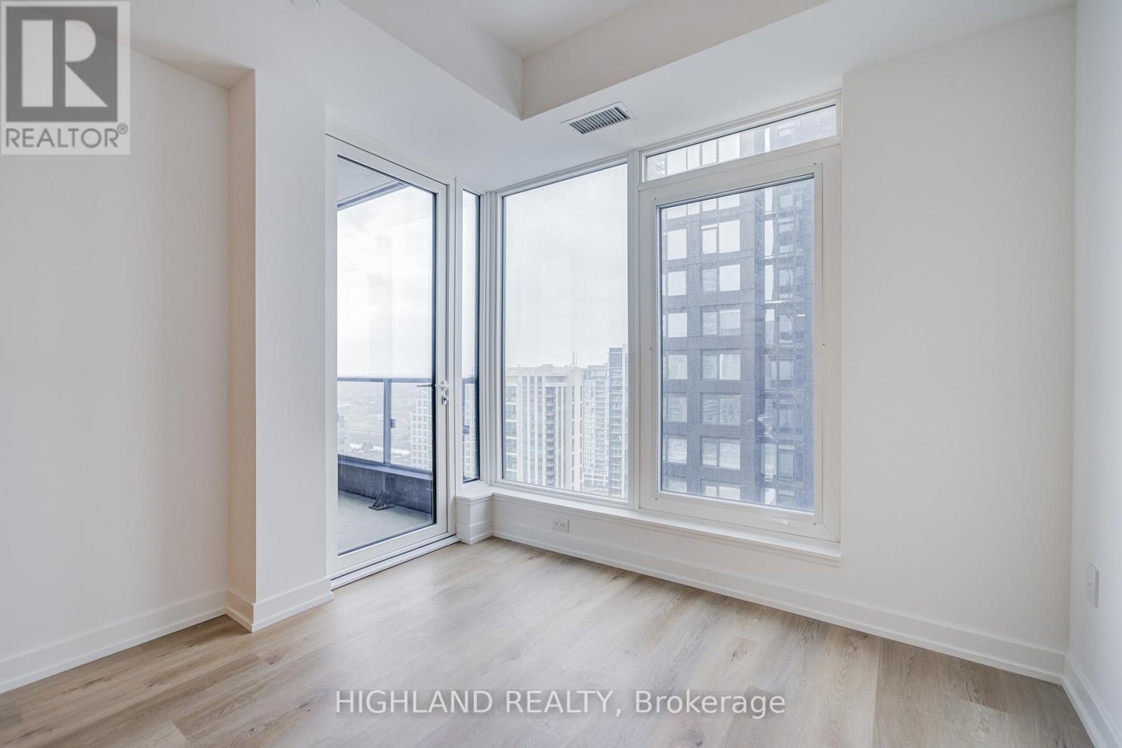 2111 - 395 Square One Drive, Mississauga, Ontario  L5B 0P6 - Photo 11 - W12570534