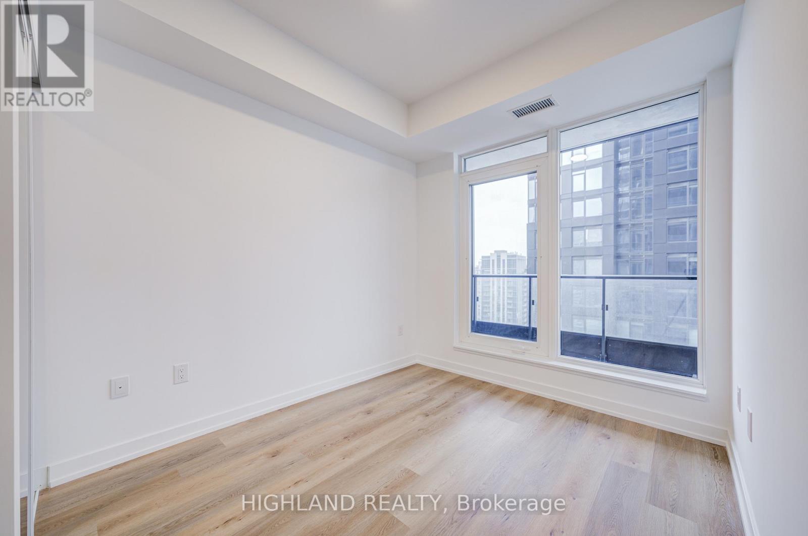 2111 - 395 Square One Drive, Mississauga, Ontario  L5B 0P6 - Photo 14 - W12570534