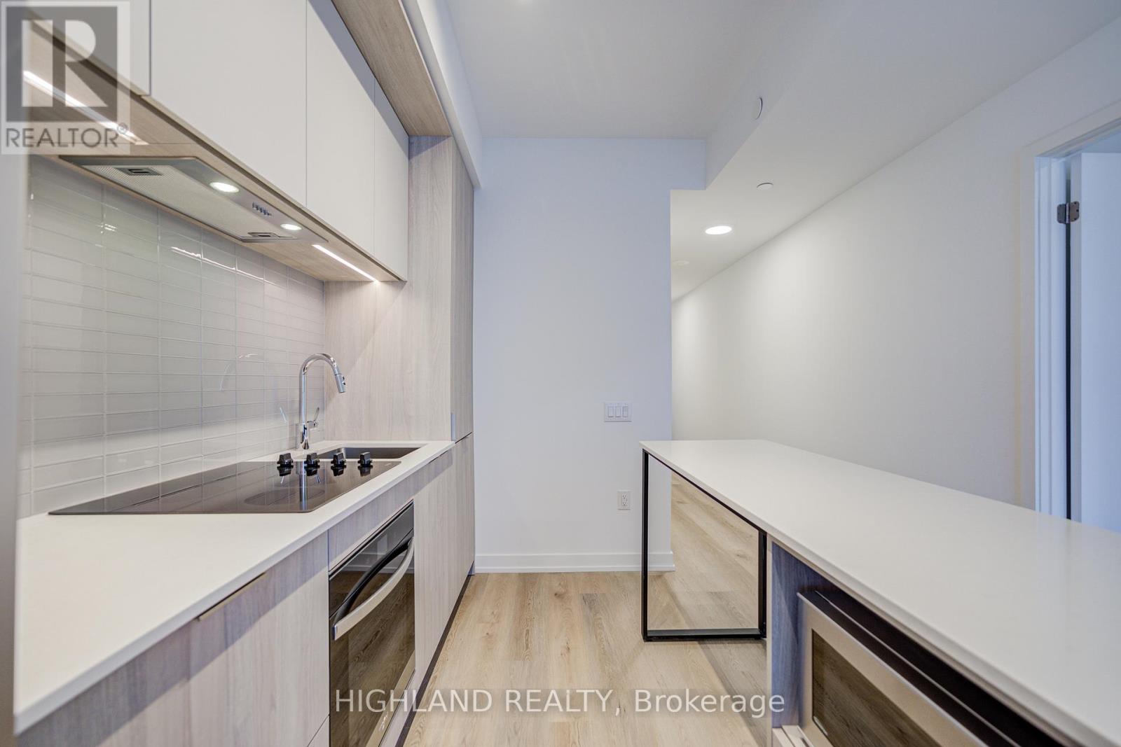 2111 - 395 Square One Drive, Mississauga, Ontario  L5B 0P6 - Photo 9 - W12570534