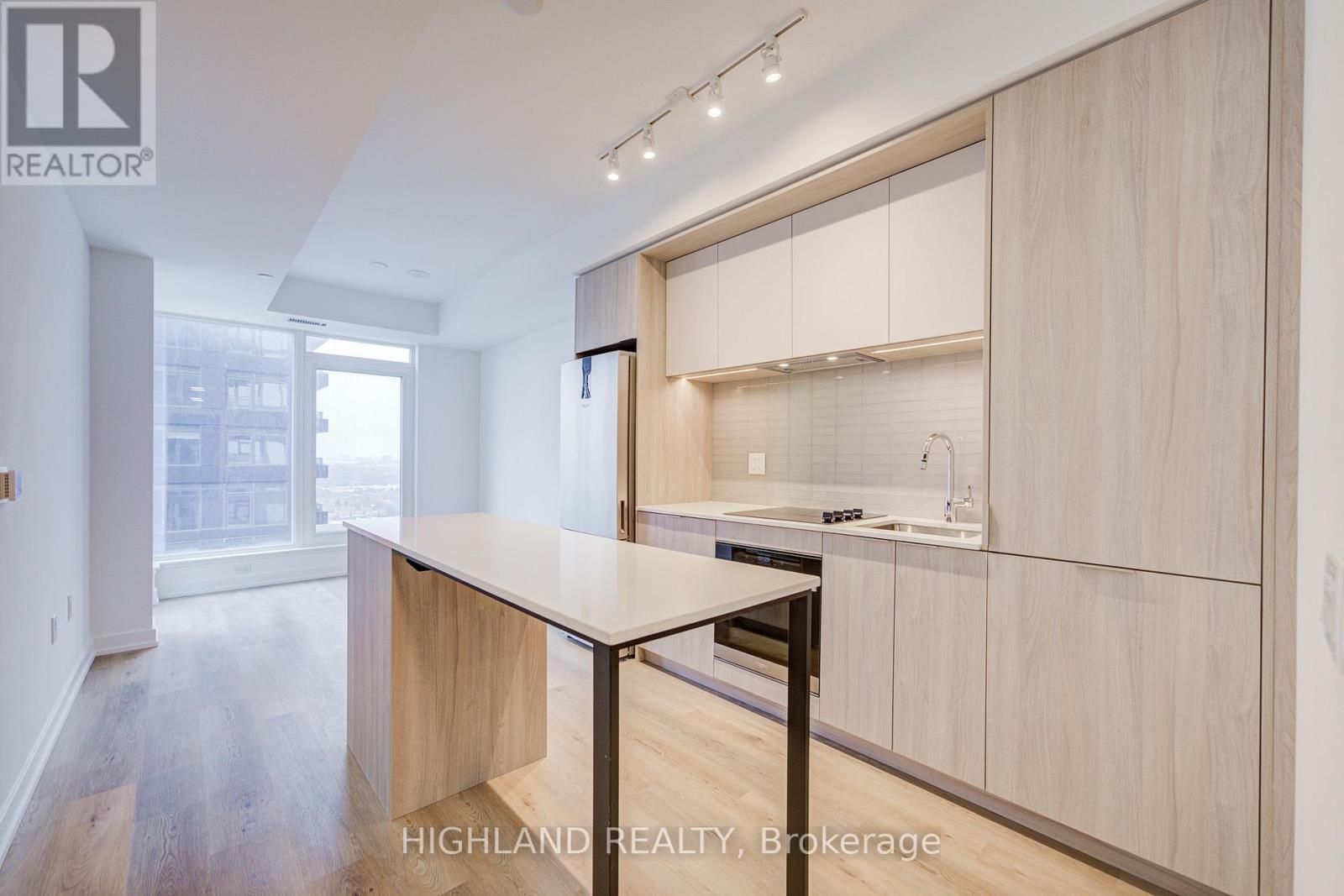 2111 - 395 Square One Drive, Mississauga, Ontario  L5B 0P6 - Photo 4 - W12570534