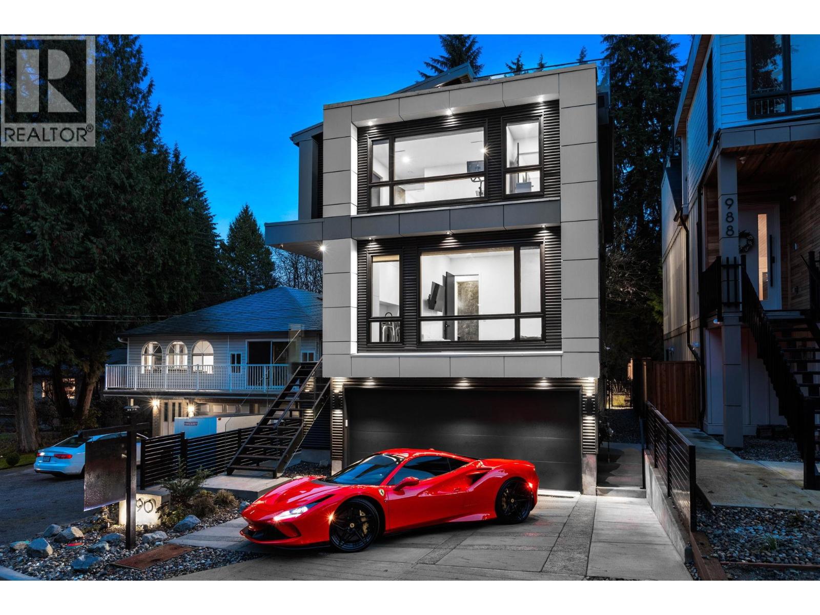 990 SEAFORTH WAY, Port Moody, British Columbia