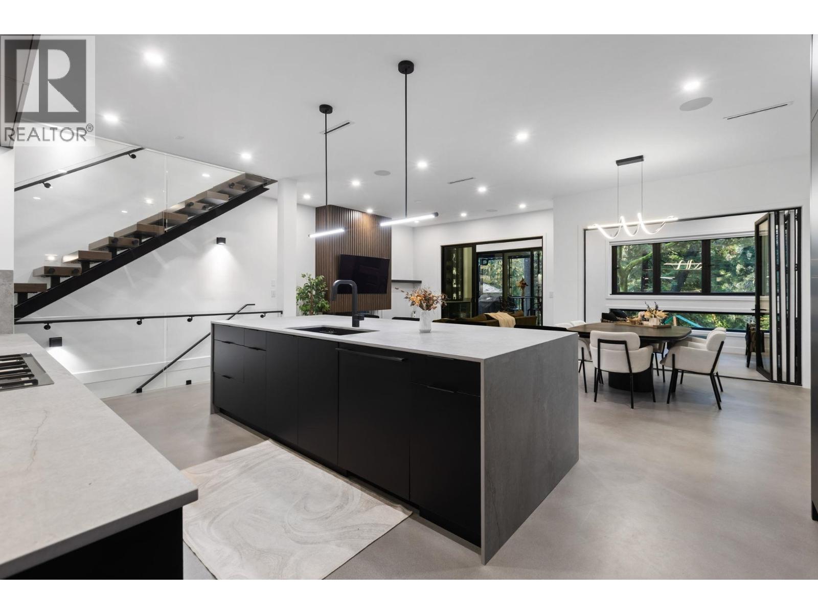 990 Seaforth Way, Port Moody, British Columbia  V3H 1P3 - Photo 9 - R3072617