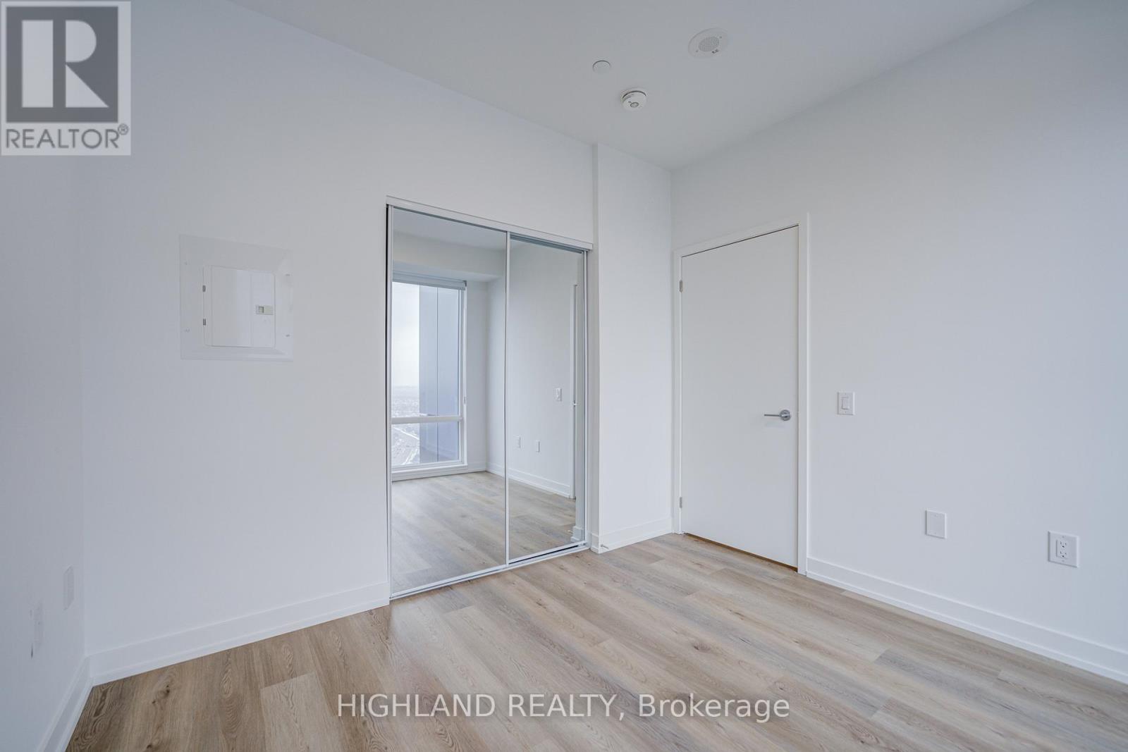 2609 - 395 Square One Drive, Mississauga, Ontario  L5B 0P6 - Photo 19 - W12588986