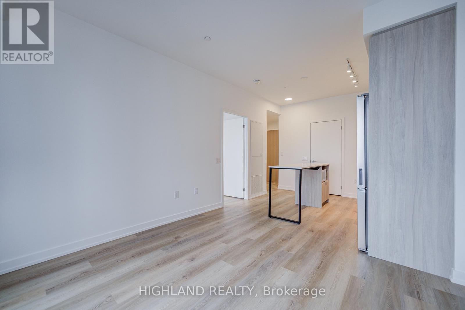 2609 - 395 Square One Drive, Mississauga, Ontario  L5B 0P6 - Photo 14 - W12588986