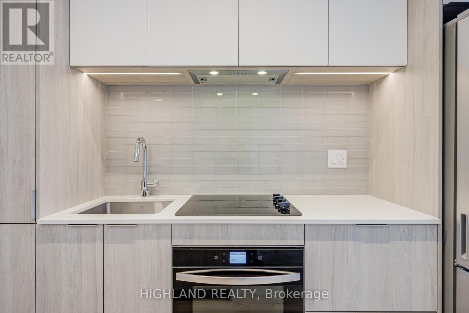 2609 - 395 Square One Drive, Mississauga, Ontario  L5B 0P6 - Photo 12 - W12588986