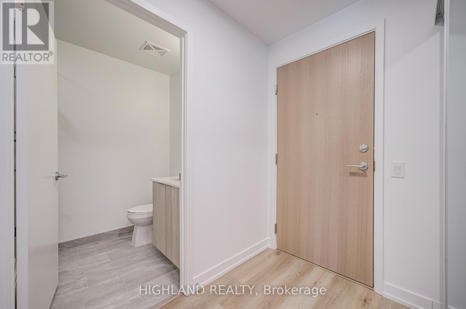 2609 - 395 Square One Drive, Mississauga, Ontario  L5B 0P6 - Photo 3 - W12588986