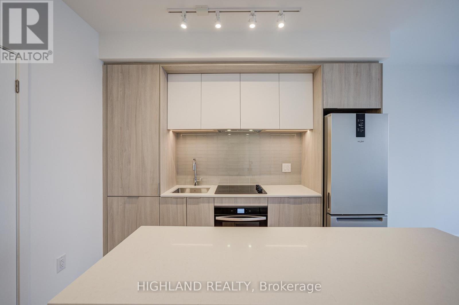 2609 - 395 Square One Drive, Mississauga, Ontario  L5B 0P6 - Photo 6 - W12588986