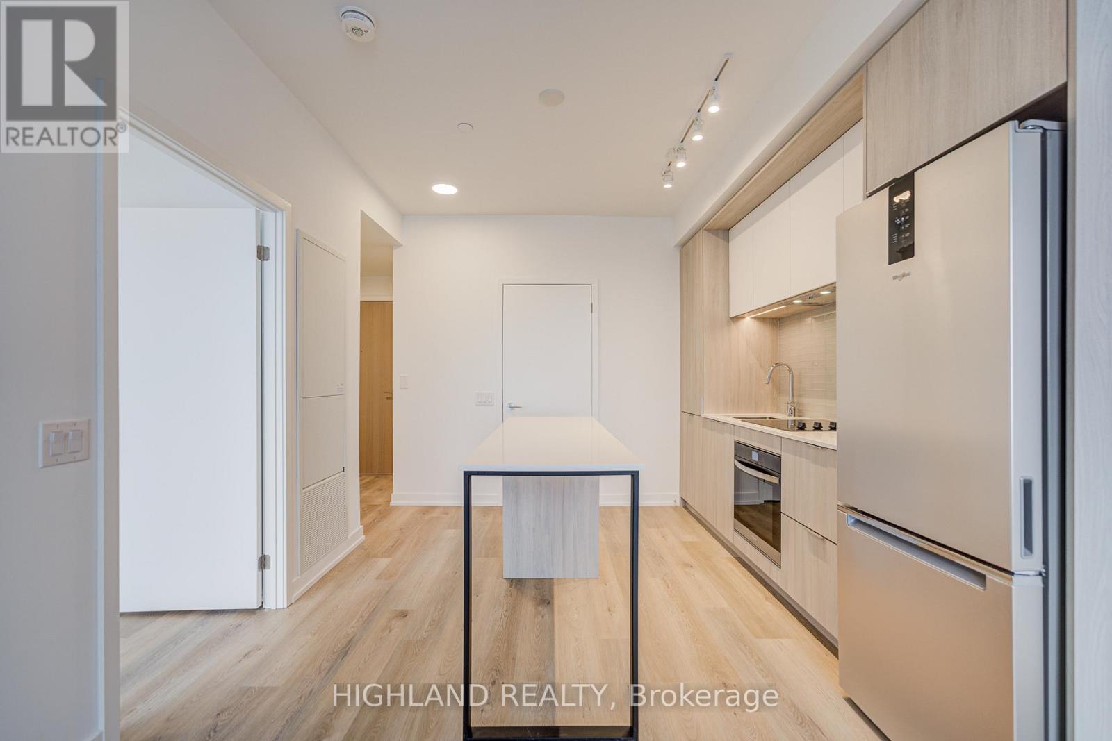 2609 - 395 Square One Drive, Mississauga, Ontario  L5B 0P6 - Photo 8 - W12588986