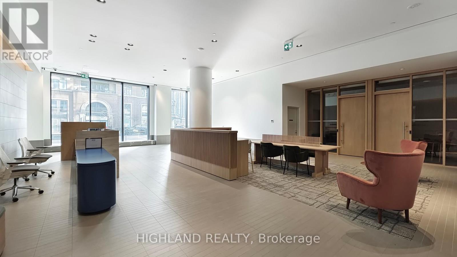 3109 - 395 Square One Drive, Mississauga, Ontario  L5B 0P6 - Photo 2 - W12606846