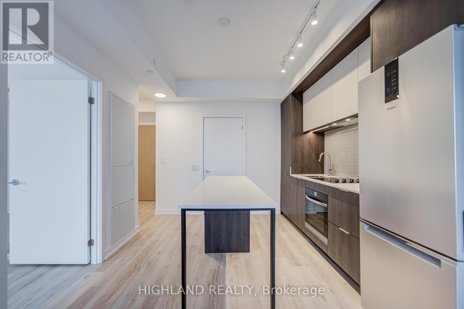 3109 - 395 Square One Drive, Mississauga, Ontario  L5B 0P6 - Photo 10 - W12606846