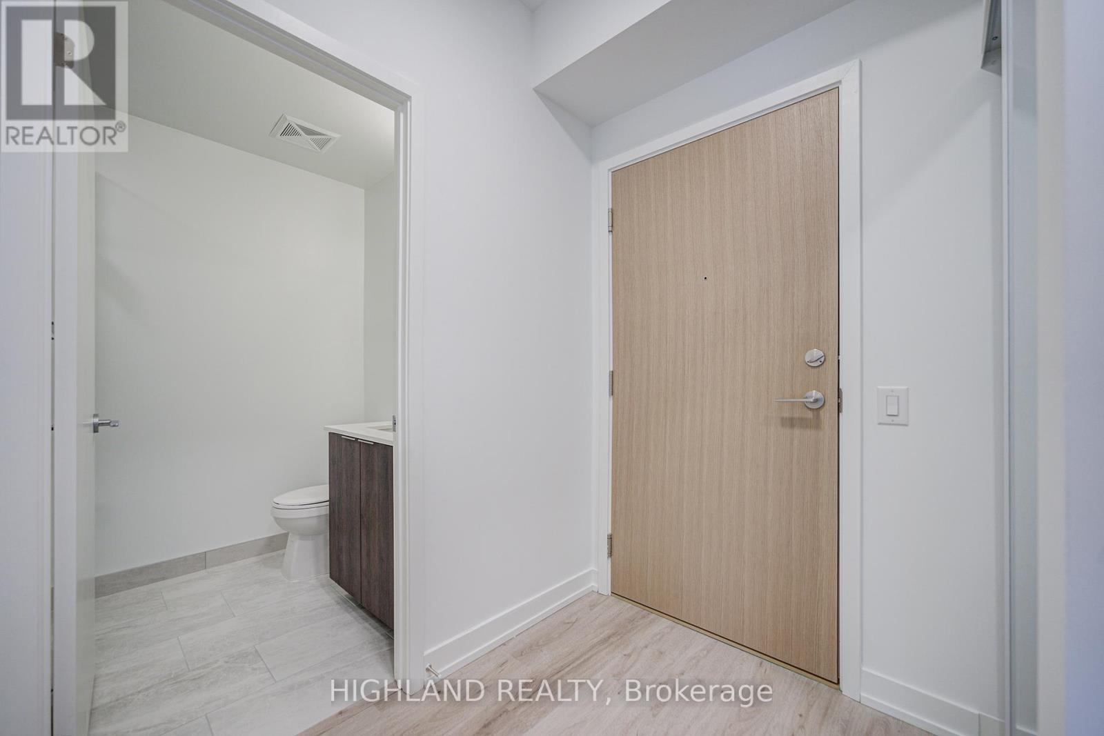 3109 - 395 Square One Drive, Mississauga, Ontario  L5B 0P6 - Photo 3 - W12606846