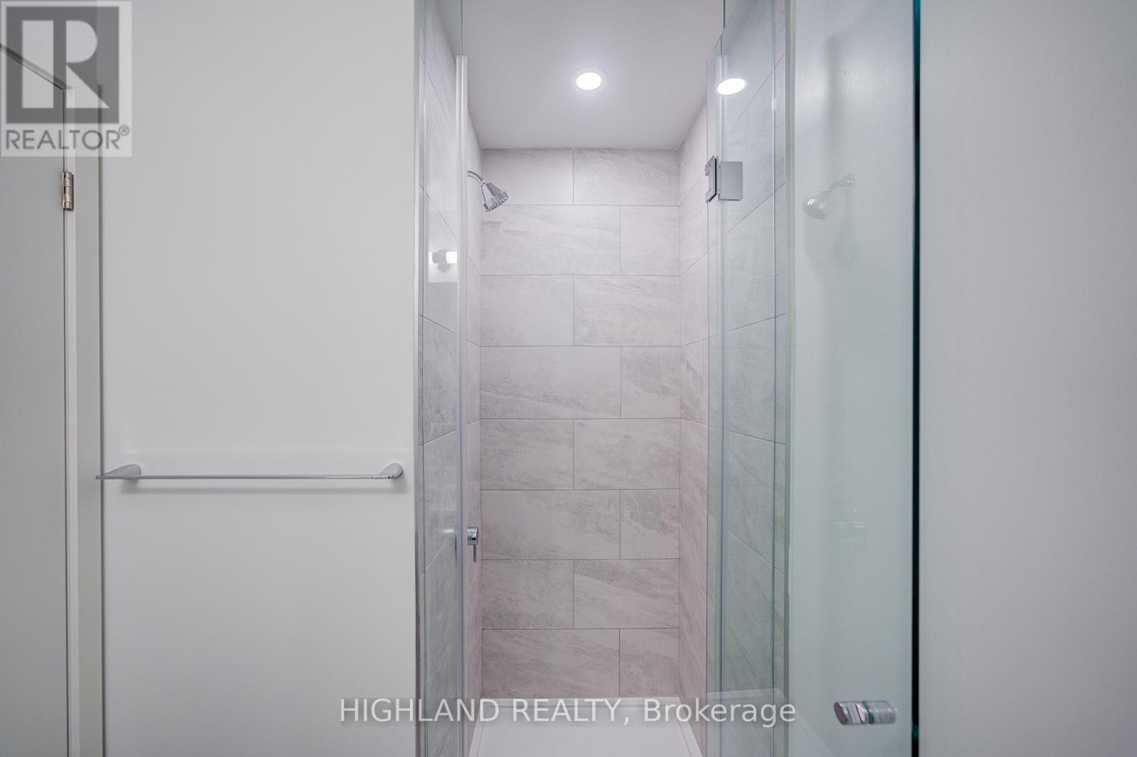 3109 - 395 Square One Drive, Mississauga, Ontario  L5B 0P6 - Photo 6 - W12606846