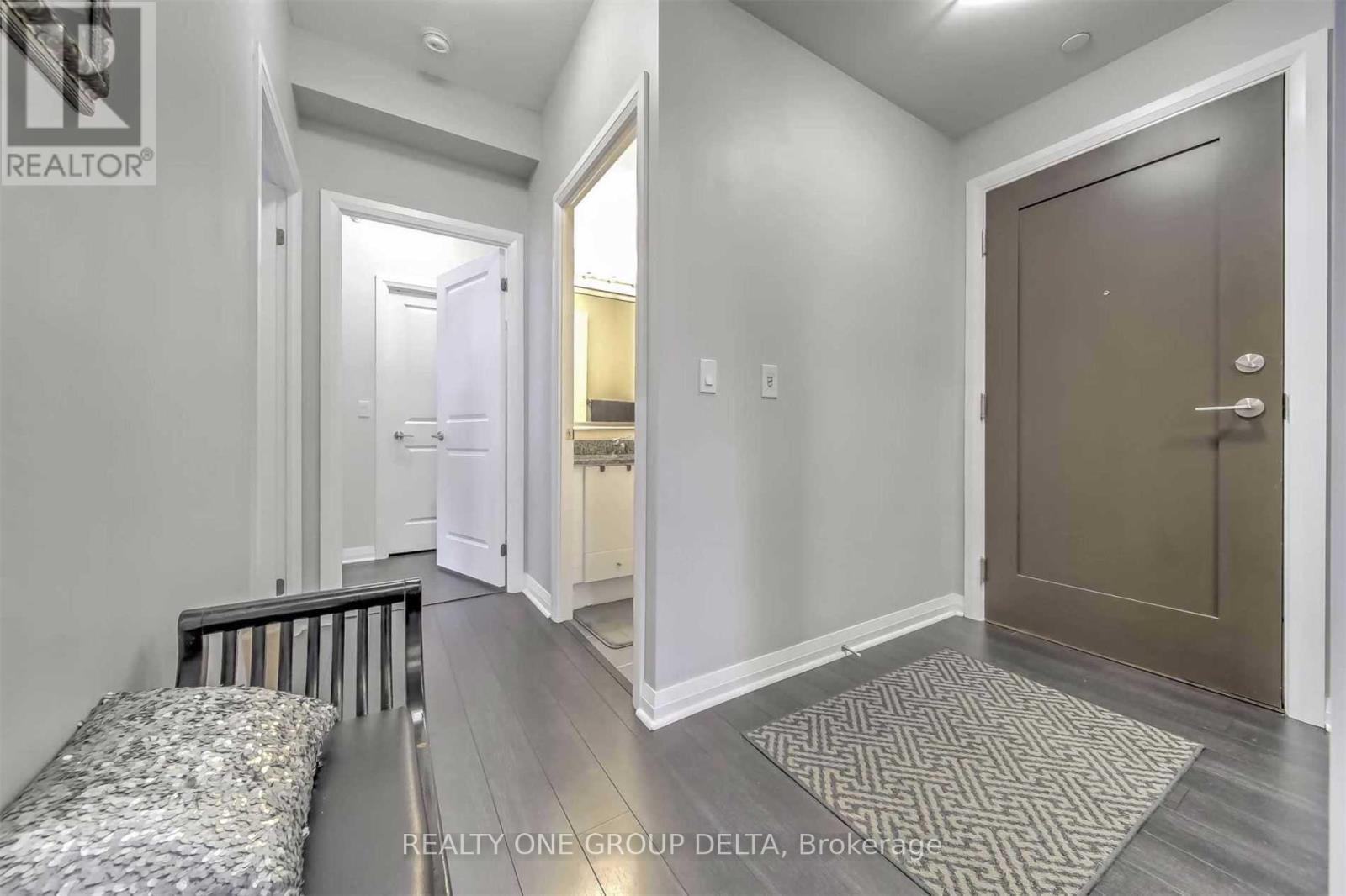 2304 - 55 Eglinton Avenue W, Mississauga, Ontario L5R 0E4 - Photo 10 - W12607954