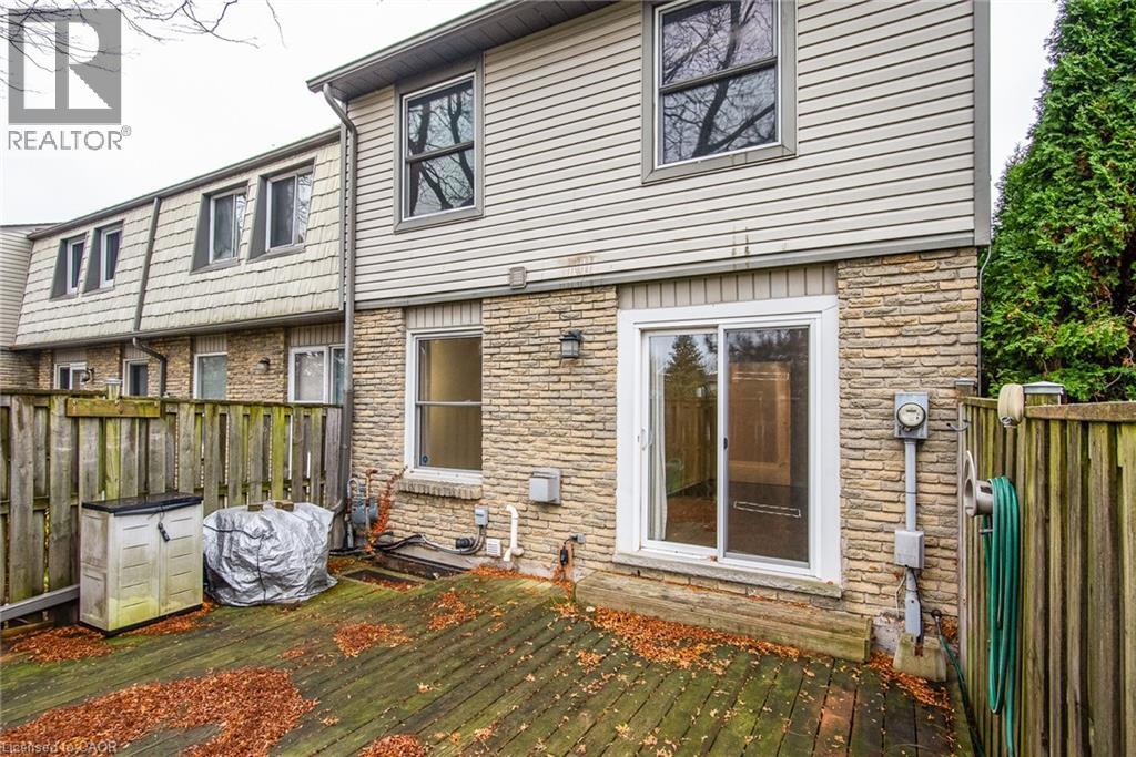 Photo 9 of 49 for 219 Deveron Crescent