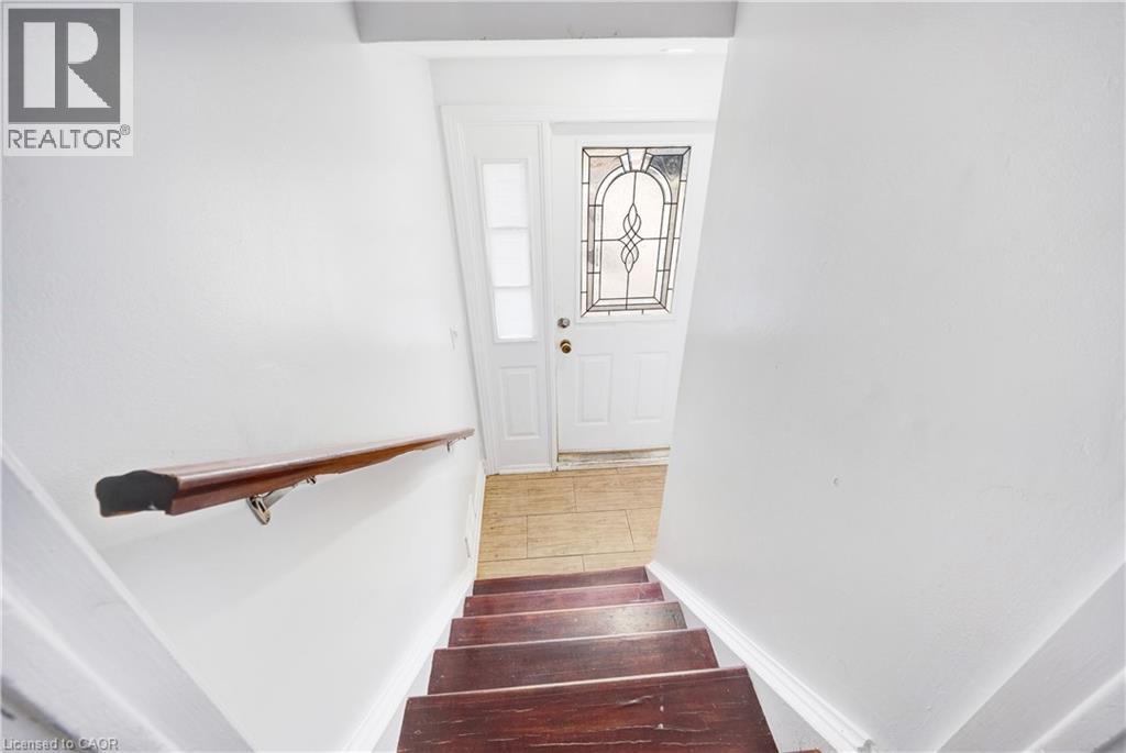 61 Clarence Street, Brampton, Ontario L6W 1S4 - Photo 4 - 40787820