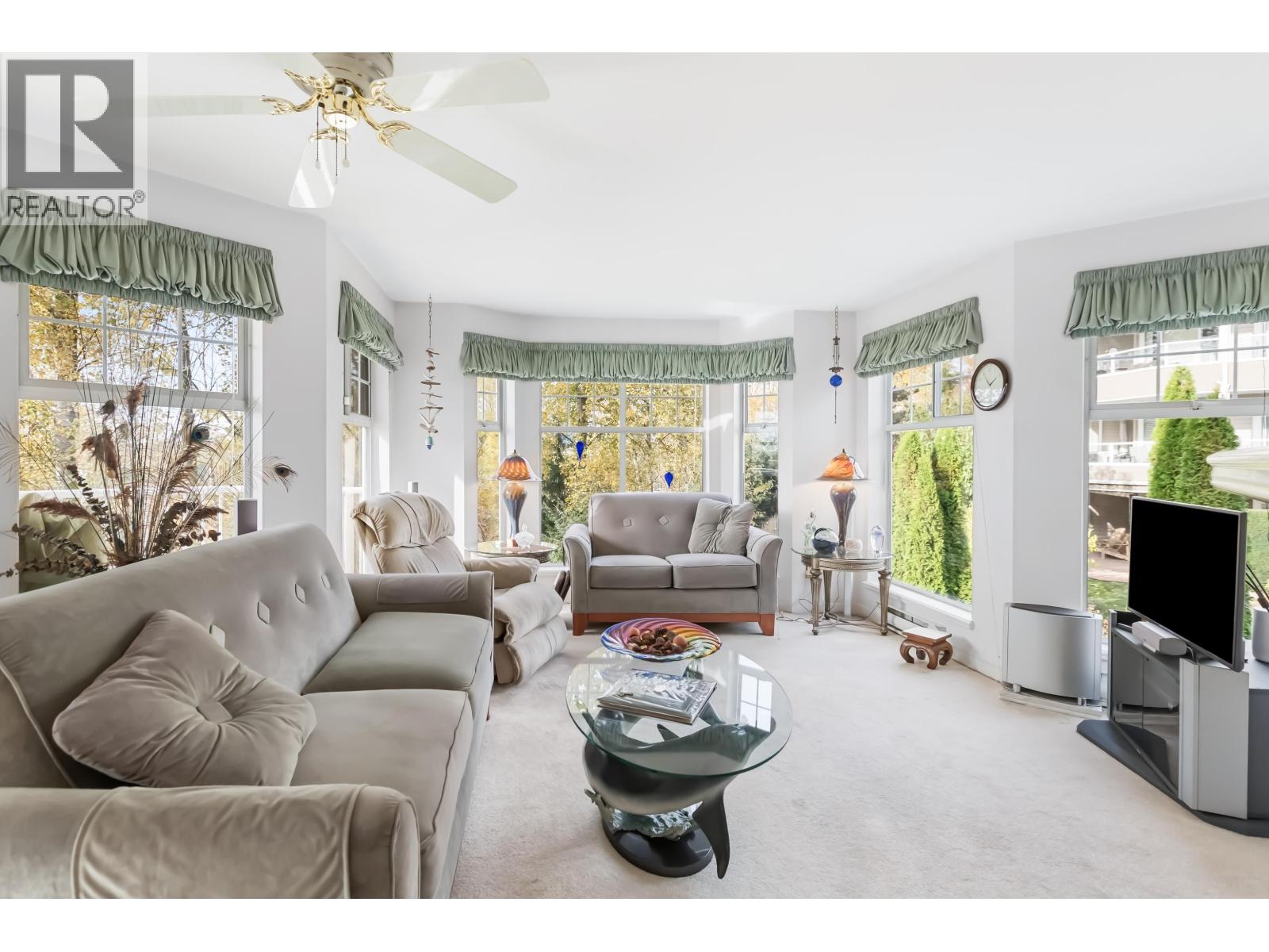 207 11601 227 Street, Maple Ridge, British Columbia  V2X 0J7 - Photo 2 - R3067277