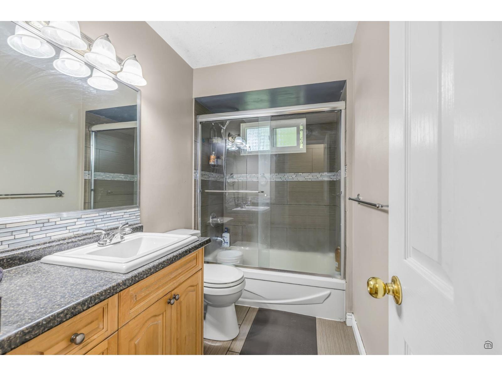 13277 64a Avenue, Surrey, British Columbia  V3W 7H9 - Photo 3 - R3052155