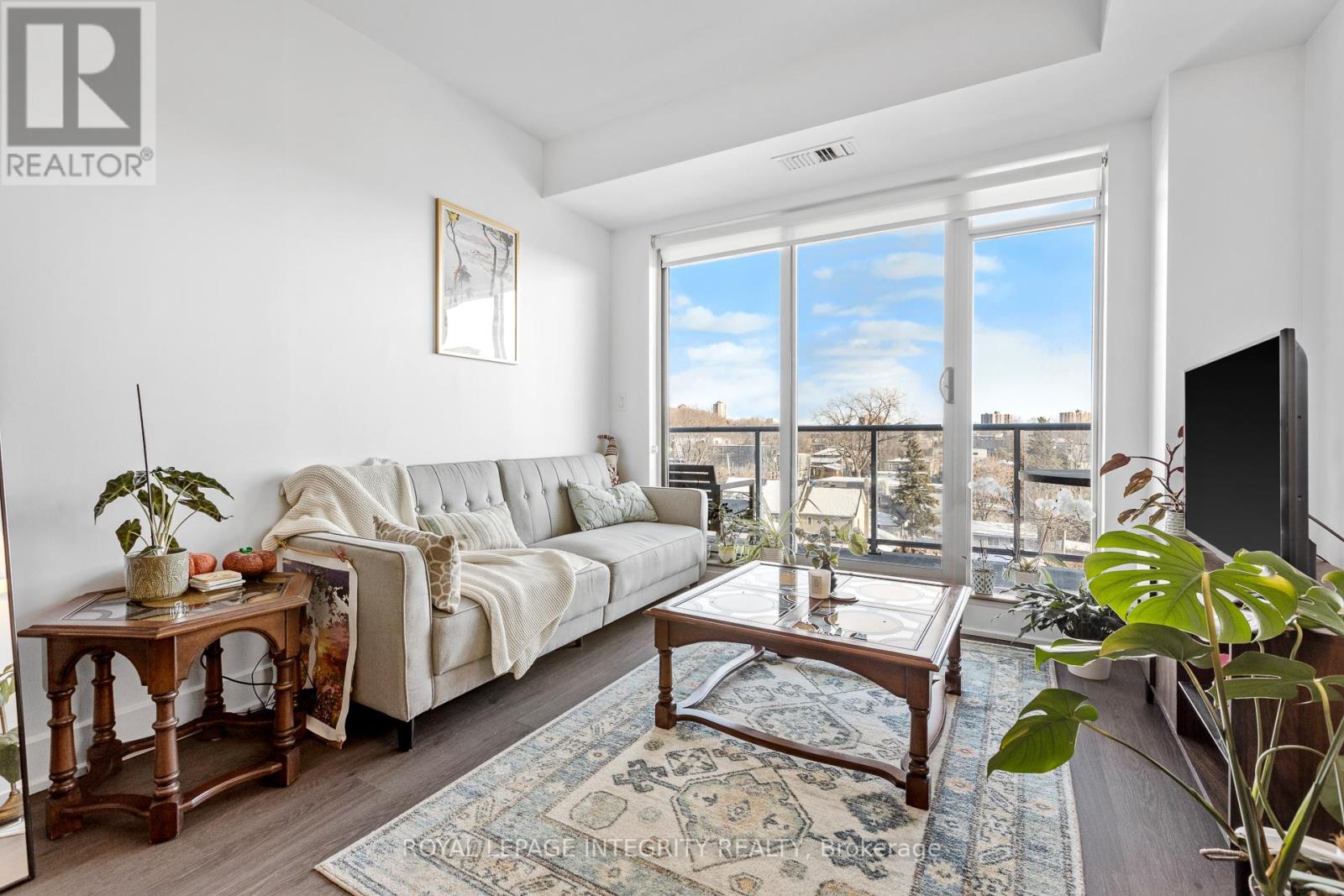 410 - 7 Marquette Avenue, Ottawa, Ontario K1L 8A7 - Photo 3 - X12607972