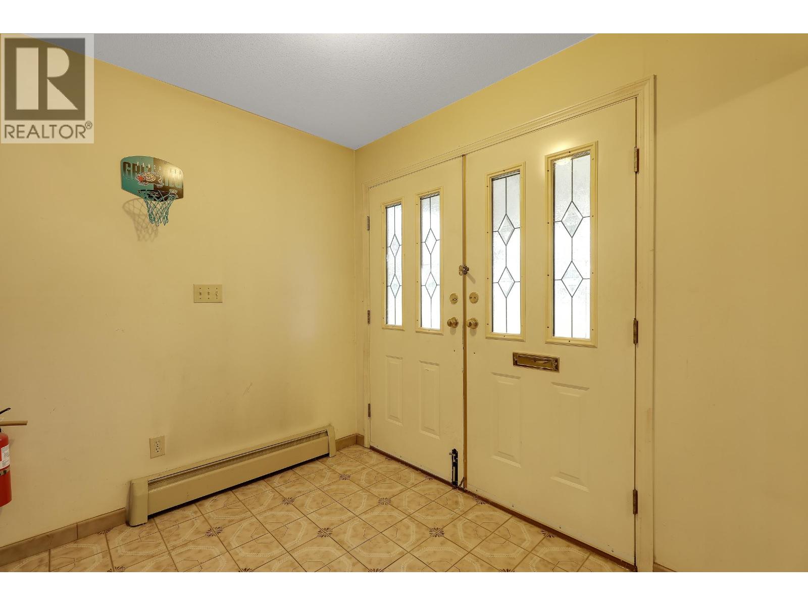 4680 Hoy Street, Vancouver, British Columbia  V5R 4N4 - Photo 3 - R3060758