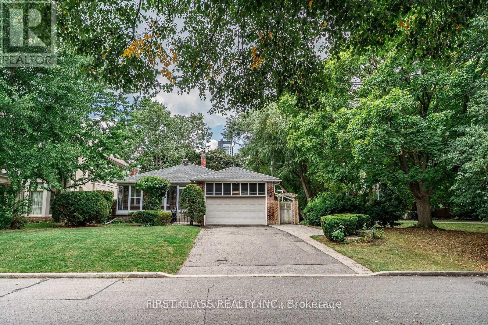 UPPER - 81 HILLCREST AVENUE, Toronto, Ontario