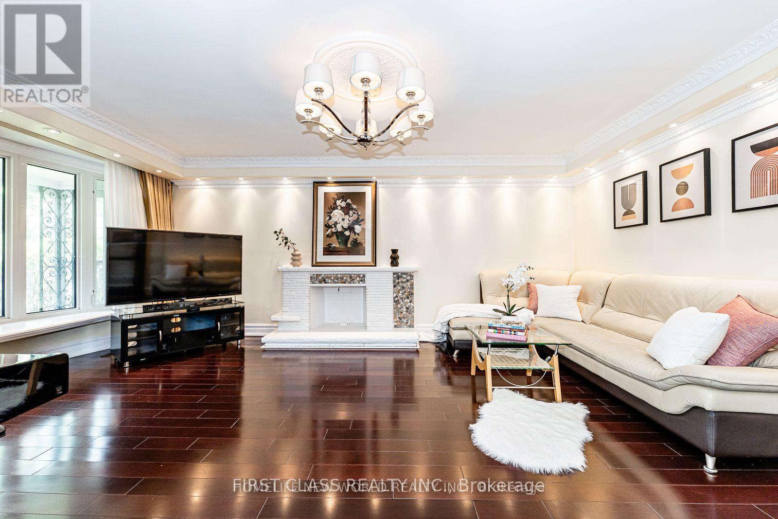 Upper - 81 Hillcrest Avenue, Toronto, Ontario M2N 3N6 - Photo 5 - C12607968