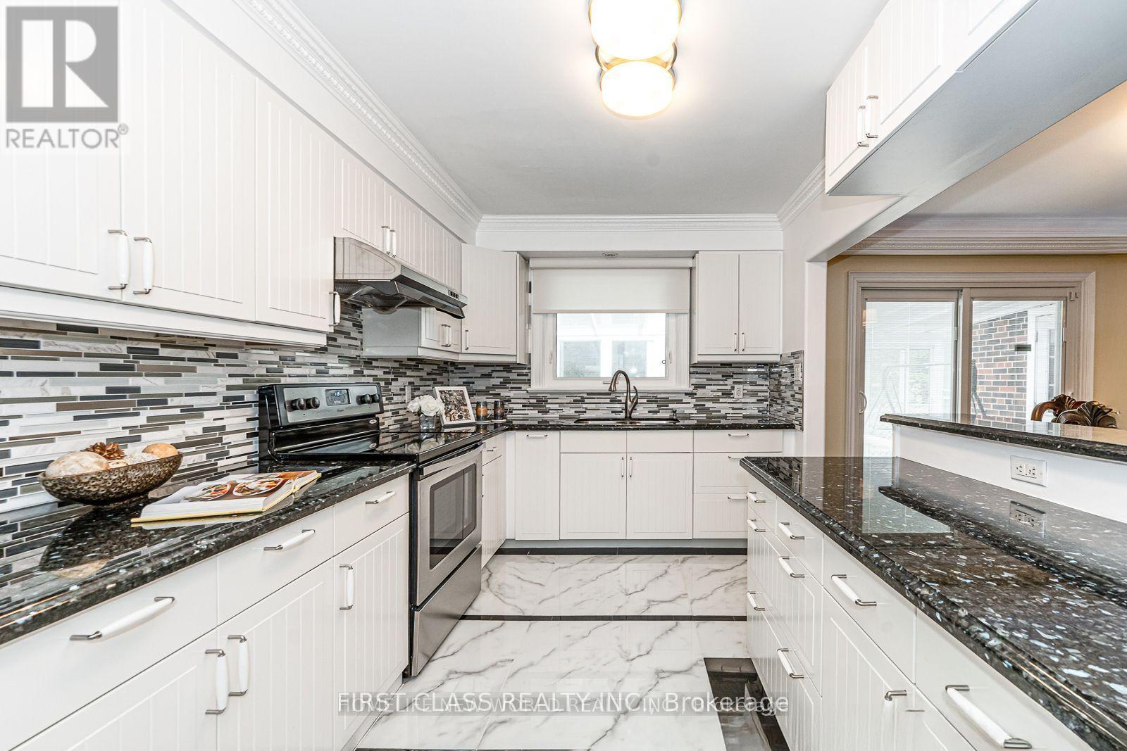 Upper - 81 Hillcrest Avenue, Toronto, Ontario M2N 3N6 - Photo 8 - C12607968