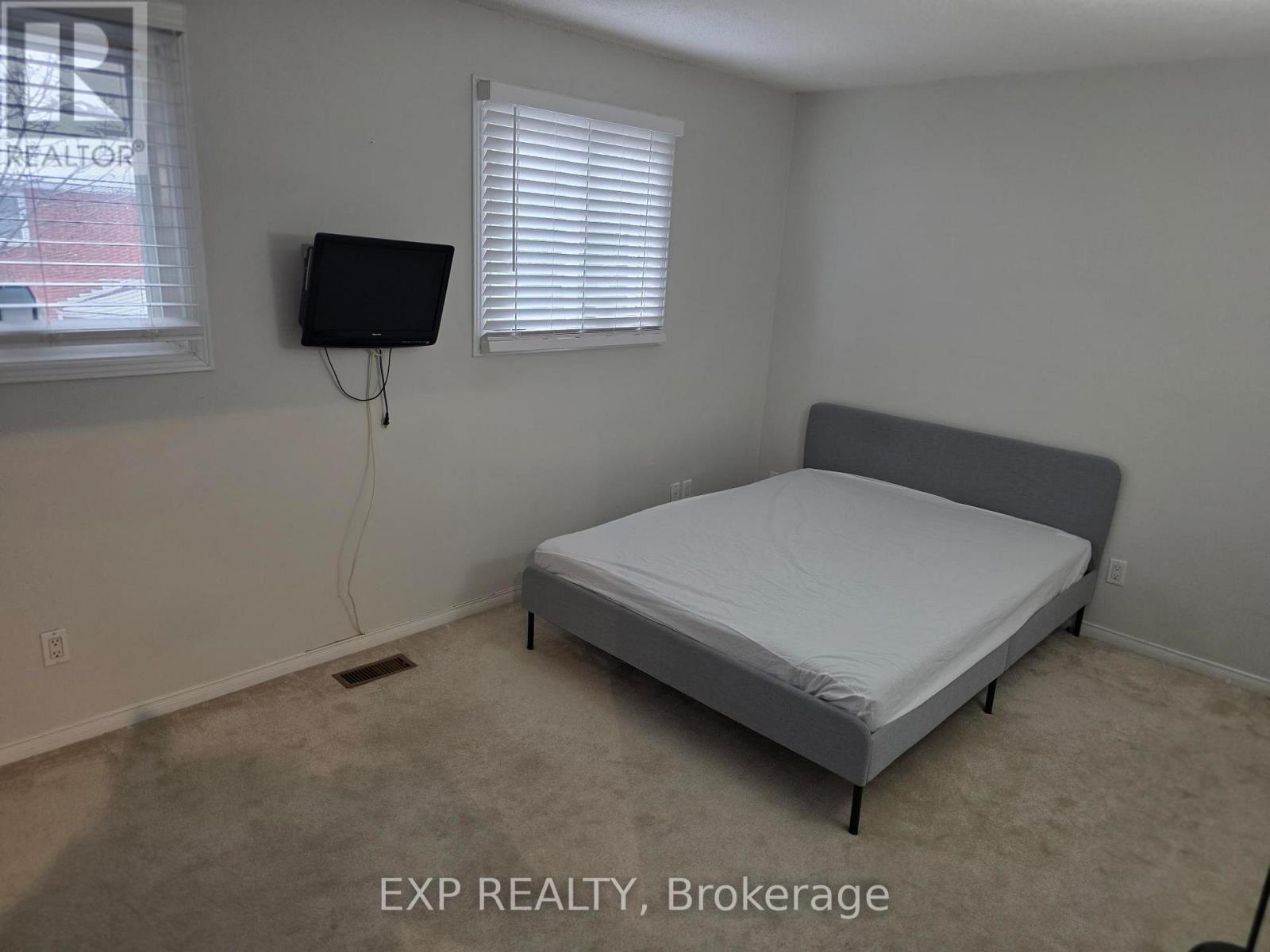 1296 Valerie Crescent W, Oakville, Ontario  L6J 7E5 - Photo 13 - W12607964