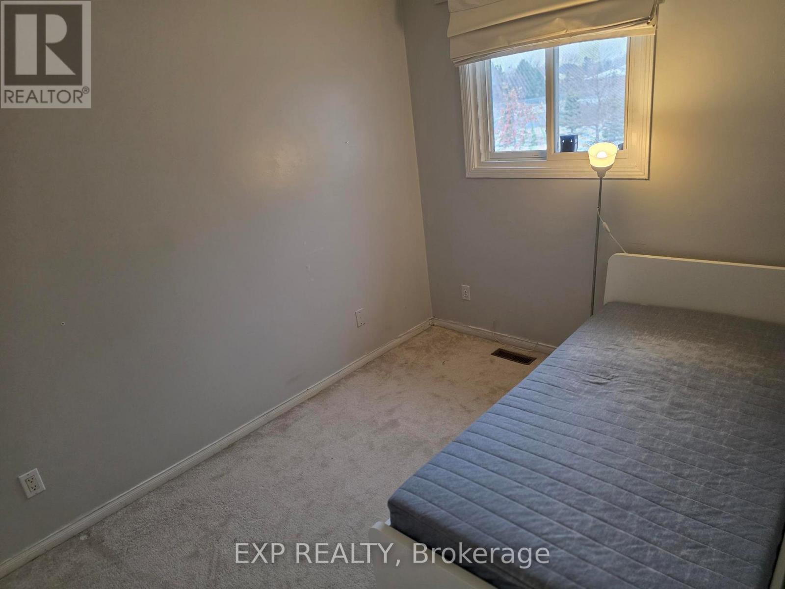 1296 Valerie Crescent W, Oakville, Ontario  L6J 7E5 - Photo 16 - W12607964