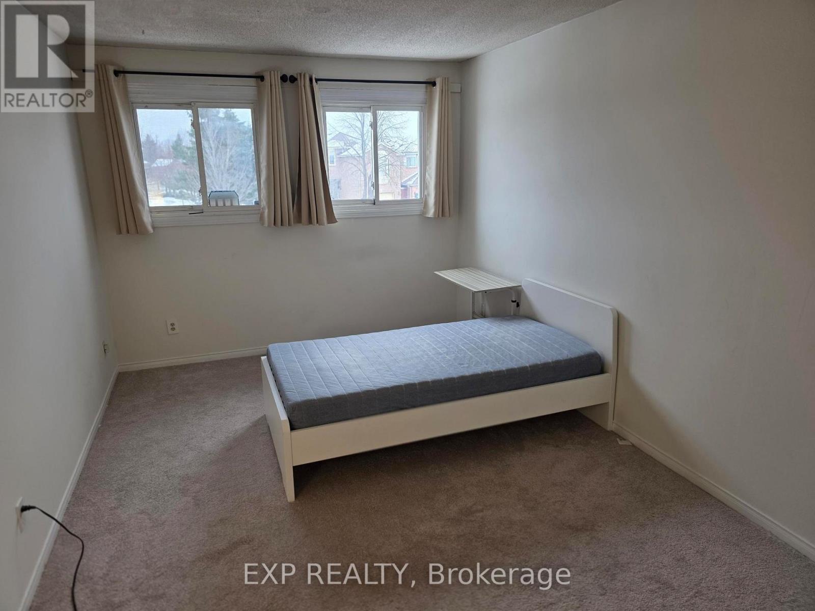 1296 Valerie Crescent W, Oakville, Ontario  L6J 7E5 - Photo 17 - W12607964