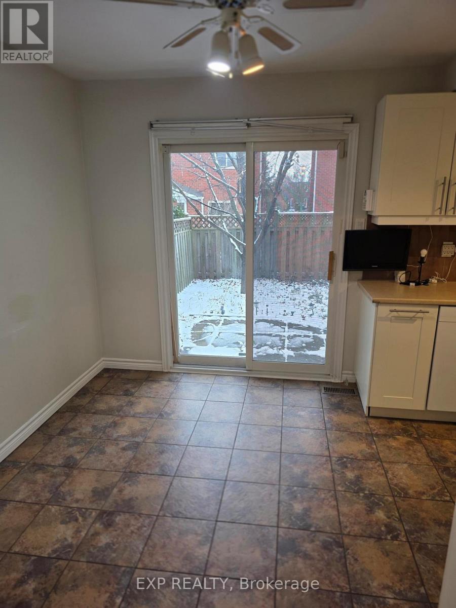 1296 Valerie Crescent W, Oakville, Ontario  L6J 7E5 - Photo 7 - W12607964