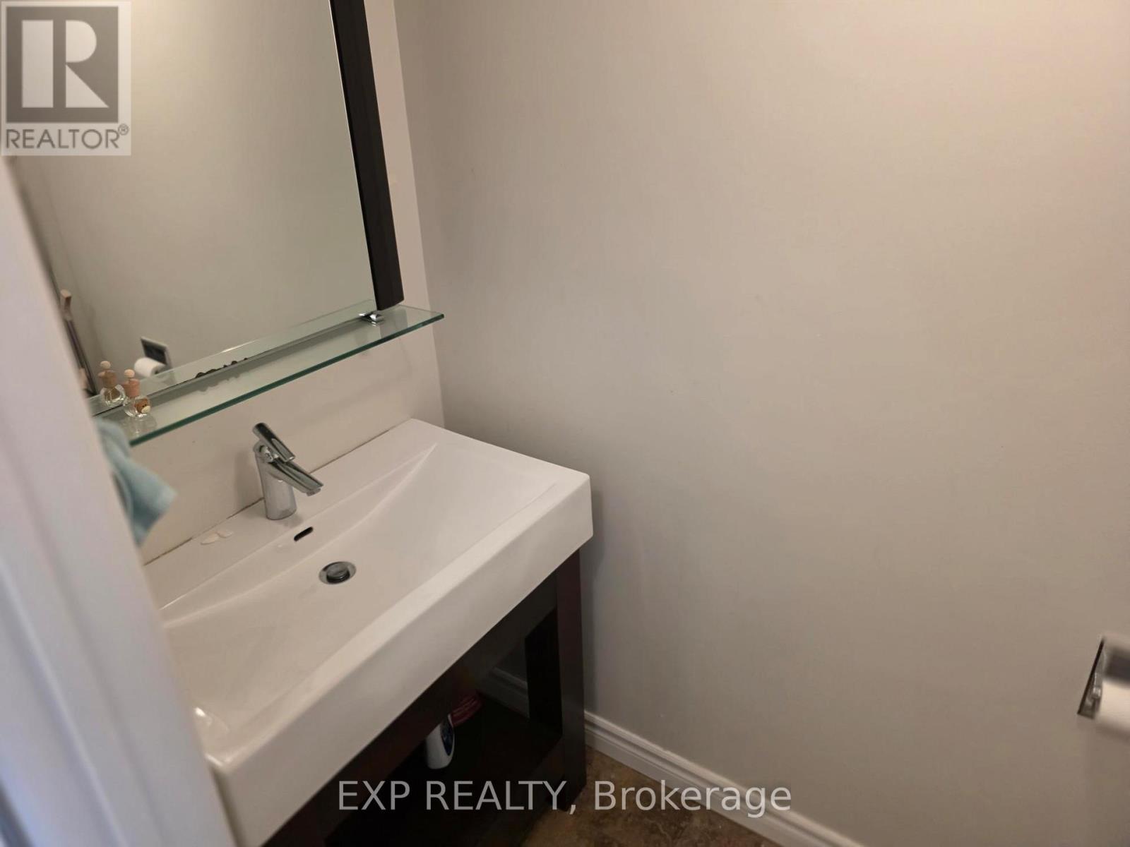 1296 Valerie Crescent W, Oakville, Ontario  L6J 7E5 - Photo 8 - W12607964